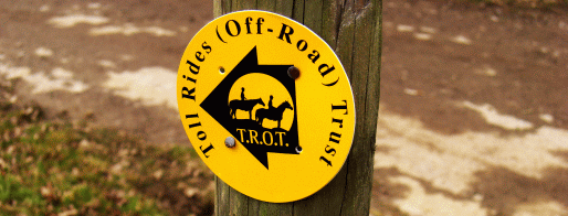 Picture of TROT sign on bridleway