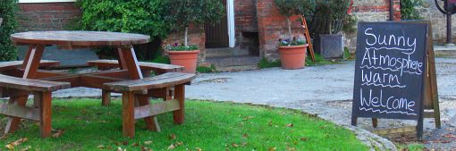 Sunny Atmosphere and a Warm Welcome - you can still have fun on a rainy day Stay indoors